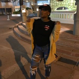 Meet your Posher, Sheneia